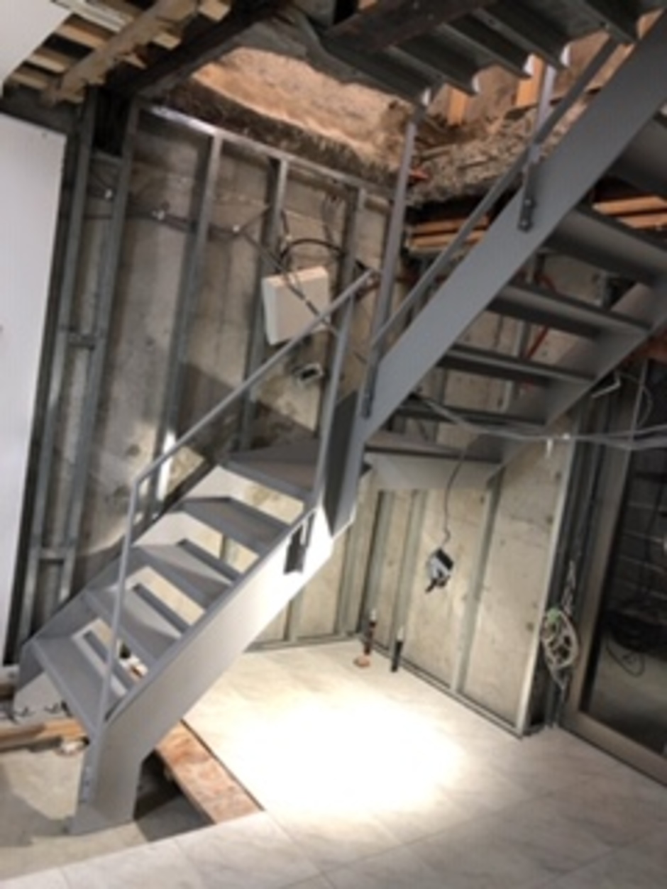 2017年にATOCHICA工事を竣工致しました、I様邸、鉄骨階段増設工事のサムネイル