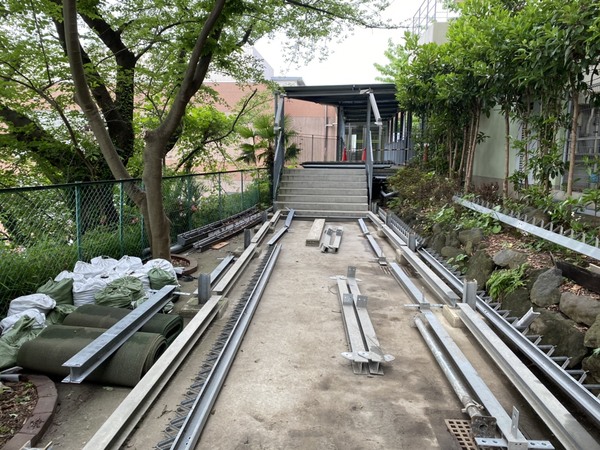 横浜H学園渡り廊下　嵩上げ工事　解体作業が完了致しました！