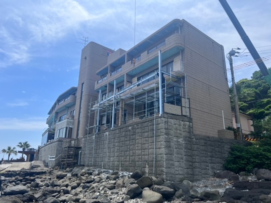 伊東市　鉄骨バルコニー工事が完了致しました！のサムネイル