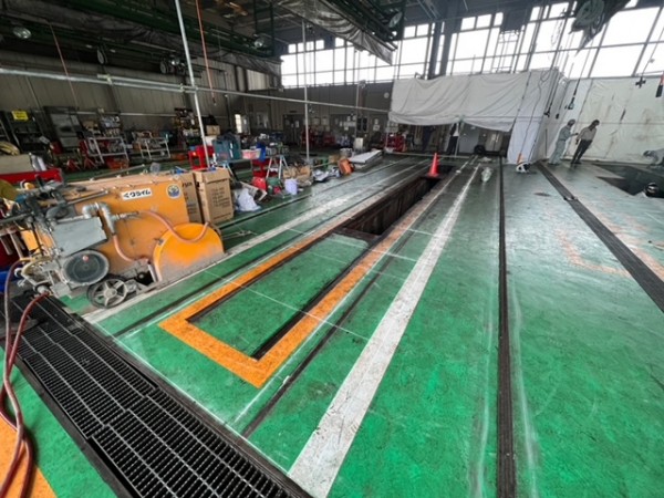 茨城県　古河市　某大手自動車工場ピット改修2期工事の現場風景