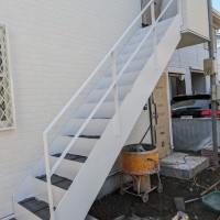 川崎市　鉄骨階段取付工事のサムネイル