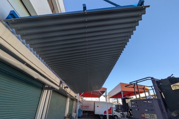 神奈川県瀬谷区　折半屋根改修工事