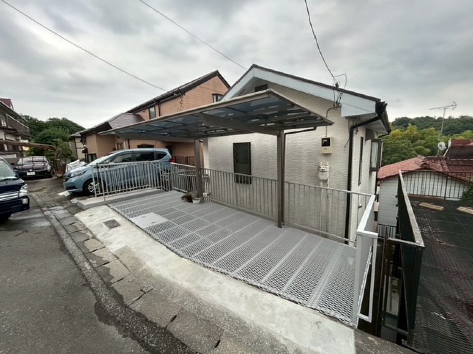 横浜市　鉄骨駐車場改修工事　カーポート新設工事のサムネイル
